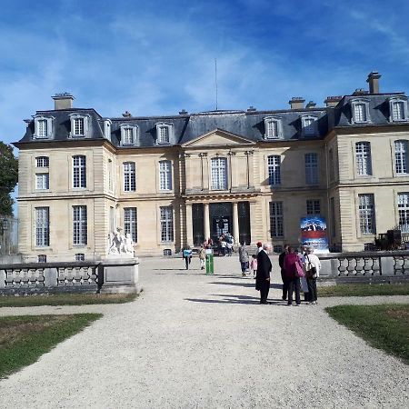 Residence Le Chateau Champs-Sur-Marne Eksteriør bilde